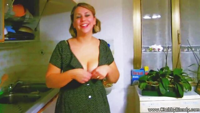 حیرت انگیز :  میٹھی ، شہوت انگیز بیب نینا شمالی اس کے فیلم های سکسی روسیه پیر کو پھیلانے کے لئے خوشی فحش ویڈیو 