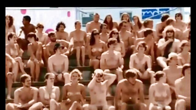 حیرت انگیز :  SLURPS راھ افلام سکس روسی سنہرے بالوں والی نوجوان! فحش ویڈیو 